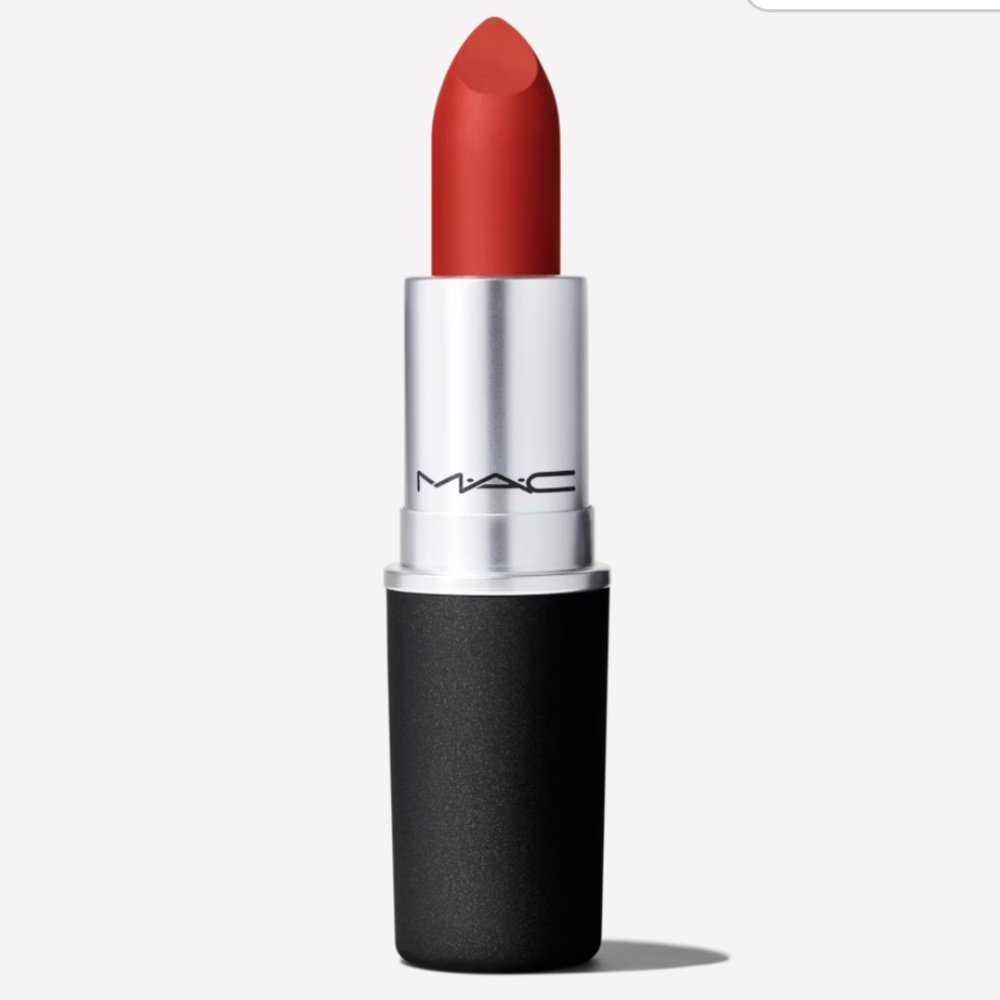 MAC: POWDER KISS LIPSTICK                 Dubonnet Buzz mid tone Wine (926) BNIB